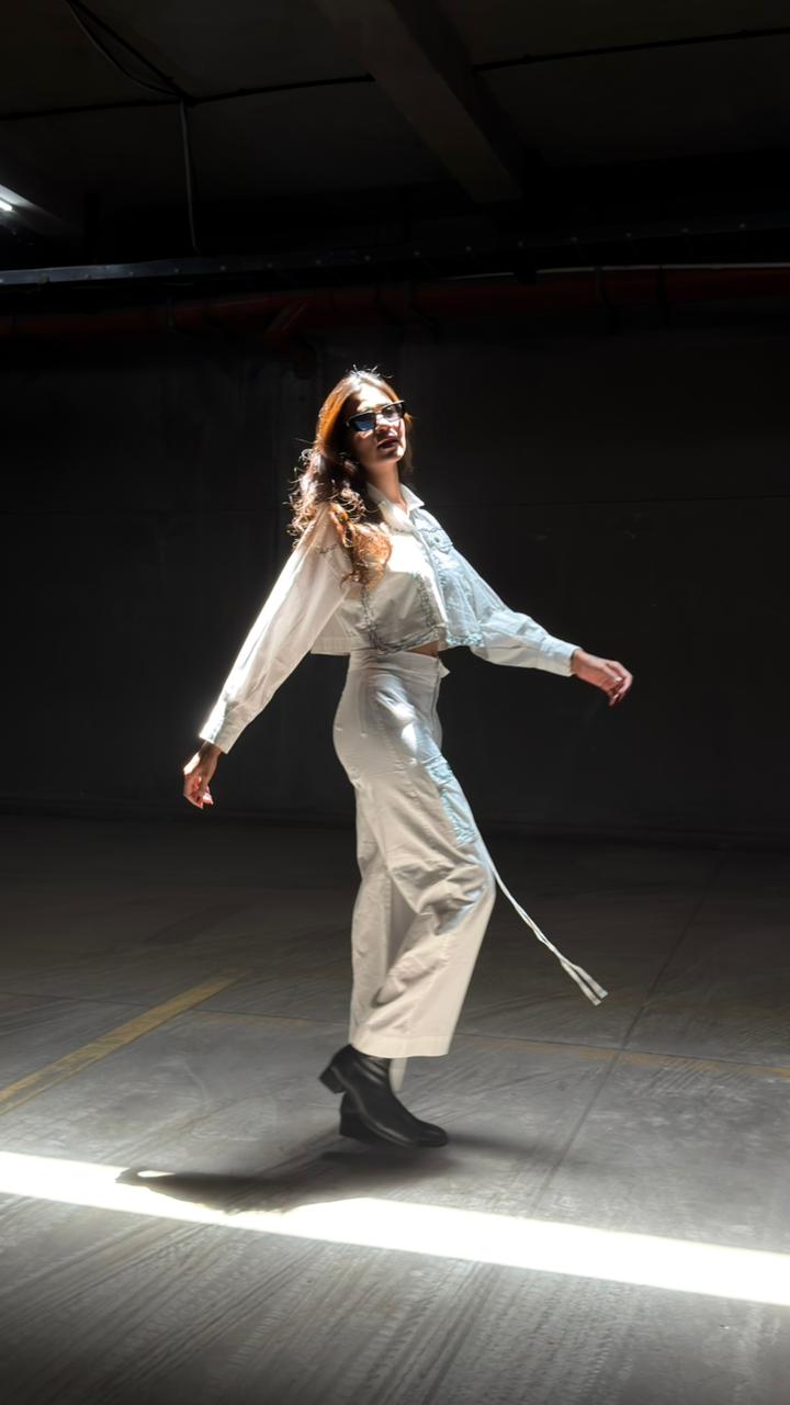 Mittal sojitra in Blanc cargo set - Zyrex fashion LLP