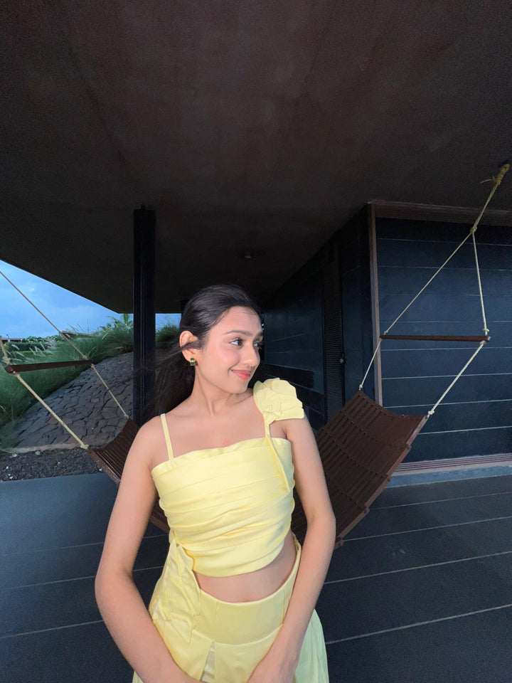 YASHVI VANANI IN MATTIA SET - Zilaire